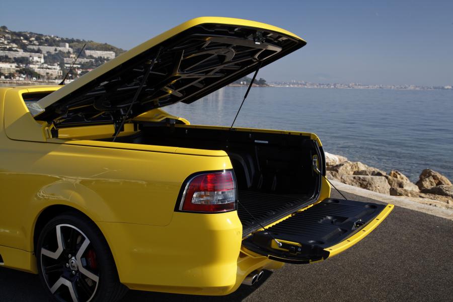  Vauxhall VXR8 Maloo 2012 года  (фото 23 из 75)
